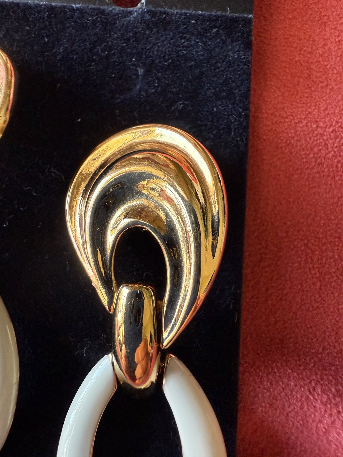 Statement Vintage! NWT Monet Gold & White Enamel Dangle Clip Earrings
