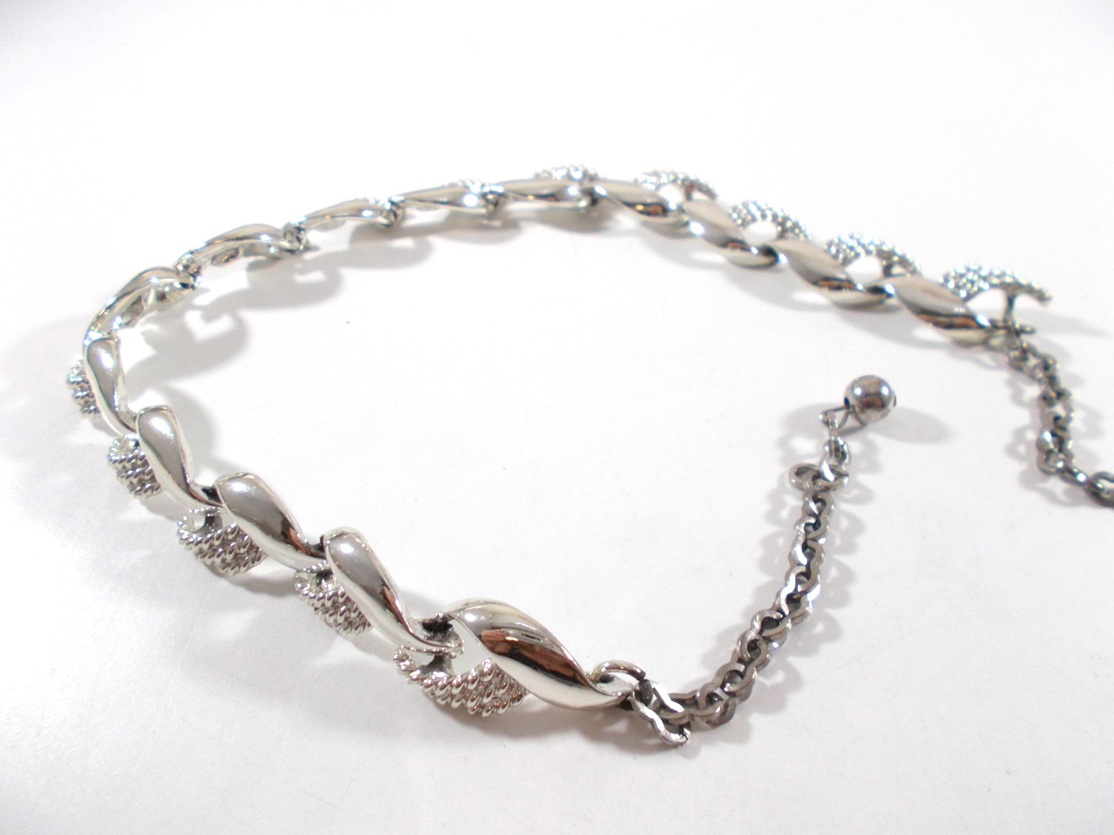 VTG Silver Tone Pebbled Crescent Link Choker Necklace & Clip On Earrings Set