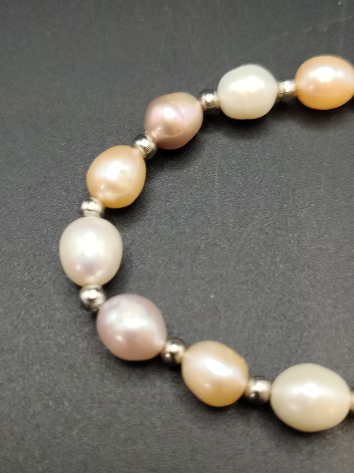 M&M Jewelers stamped Genuine 7mm multicolor freshwater pearl 7-9.5″ bracelet