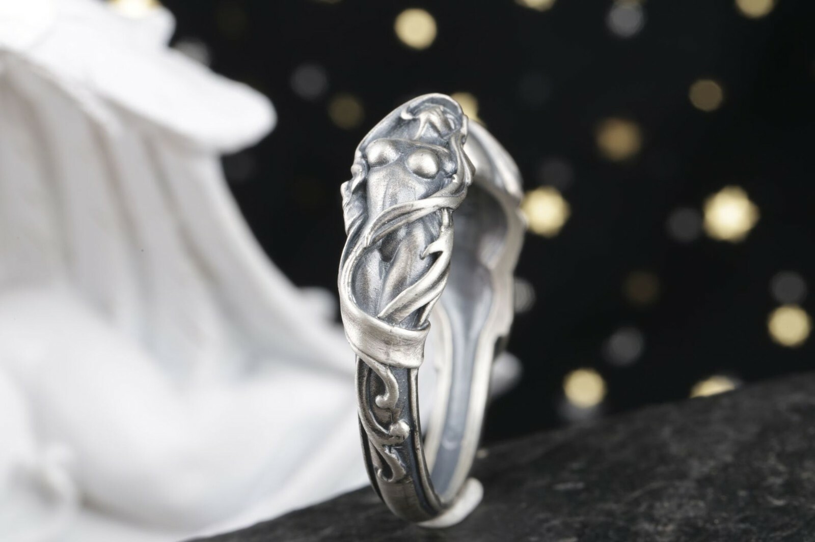 A24 Female Nude Aphrodite Goddess of Love Armrest Silver 925