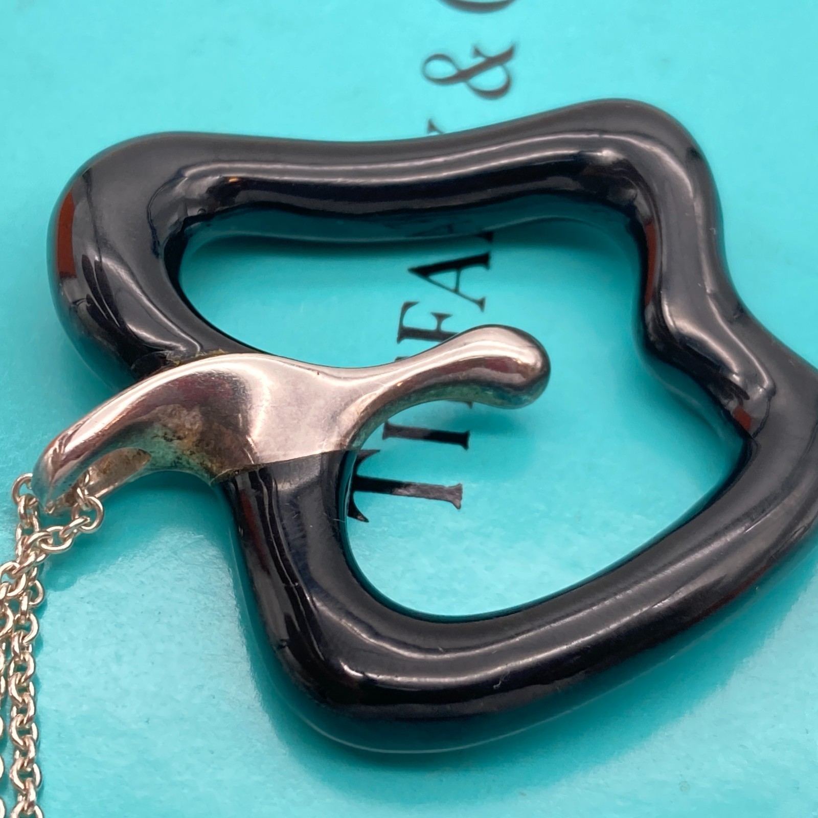 Tiffany & Co. Apple Black Jade 29″ Elsa Peretti Necklace 15.0g