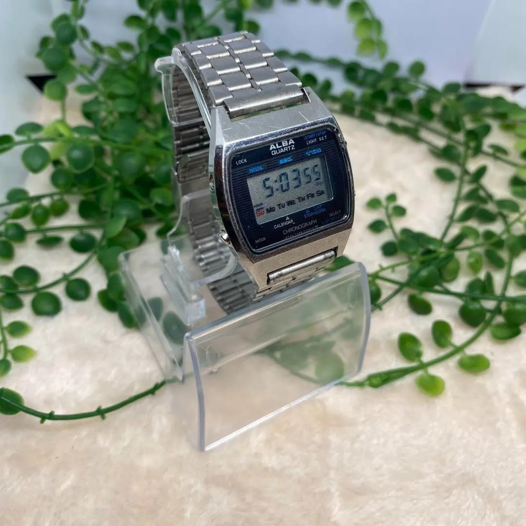 SEIKO ALBA Y448-5000 Seiko Alba Analog Watch