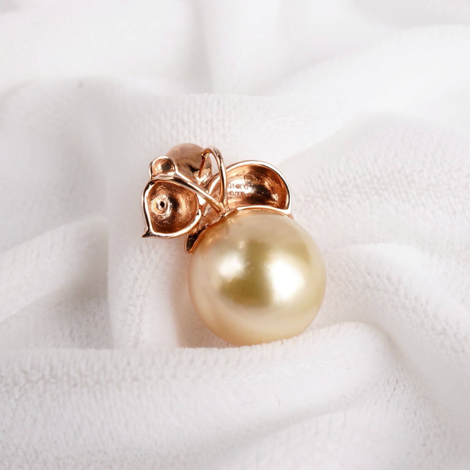 Cute Mouse Design, 11.3MM Round Gold South Sea Pearl Pendant 14Kt Rose Gold,0.7″
