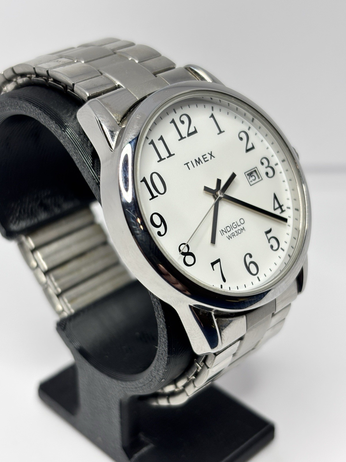 Timex Indiglo Quartz 40mm White Dial SS Bracelet Date WR30M Analog Watch