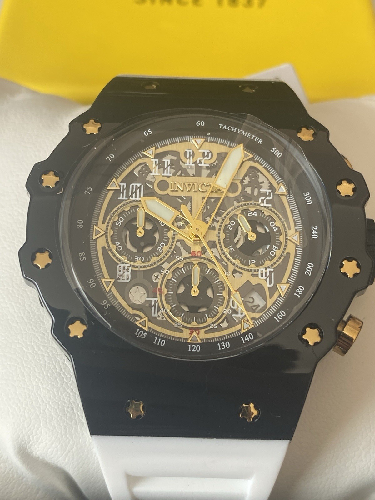 Brand New Invicta Racing Vaulthan Men’s Watch 44mm White (69653) TachyMeter