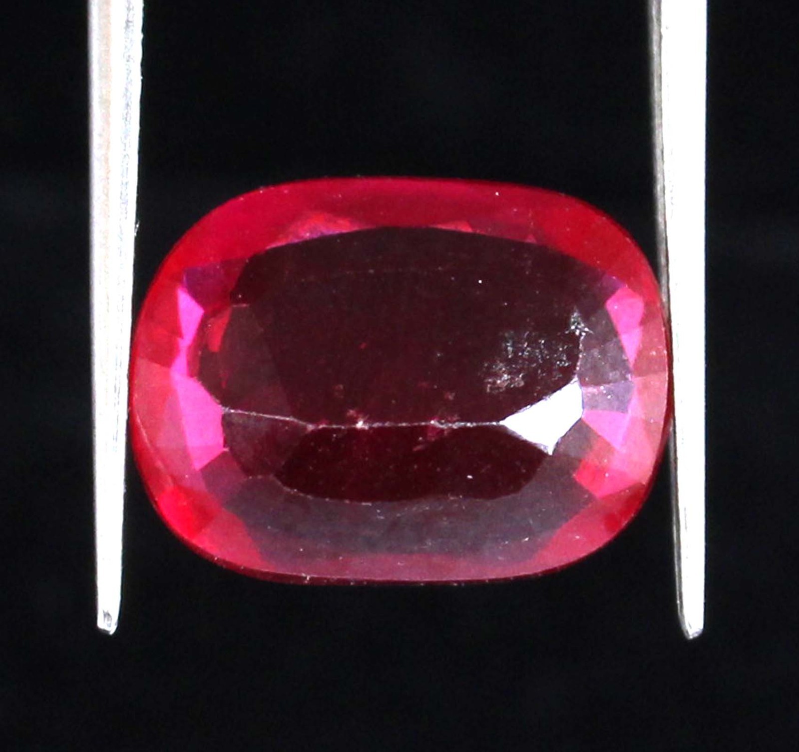 Natural Beryl Bixbite Red Emerald 6.55 Ct Cushion Cut Gemstone Certified