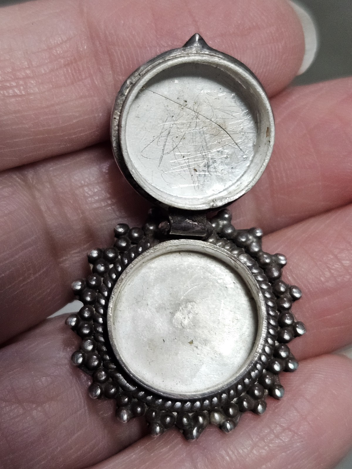 Vintage 925 Pill / Poison /Locket Box Pendant 10g