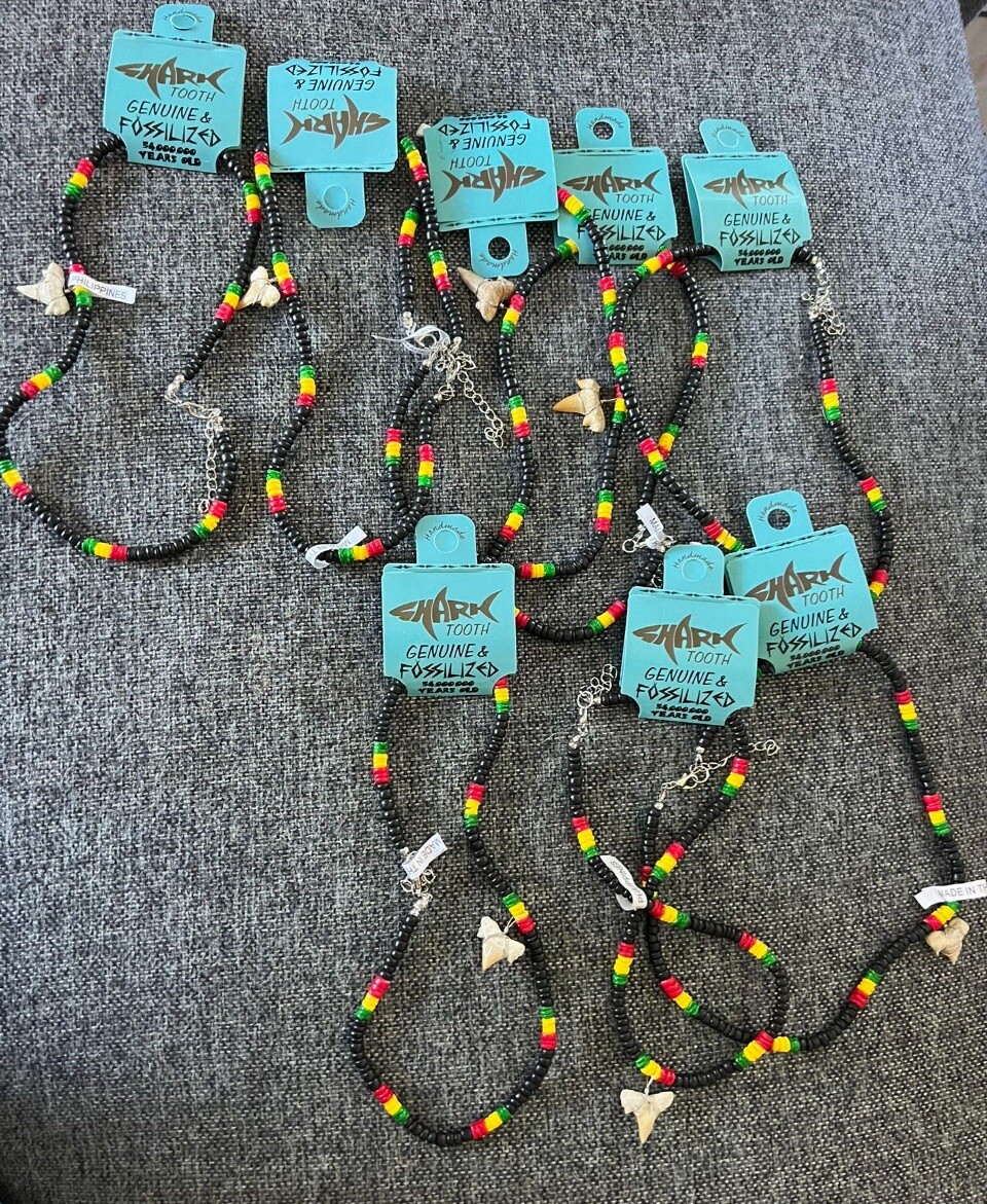 Lot Of 8 Shark teeth necklace Jamaica rasta Tooth Genuine Fósil