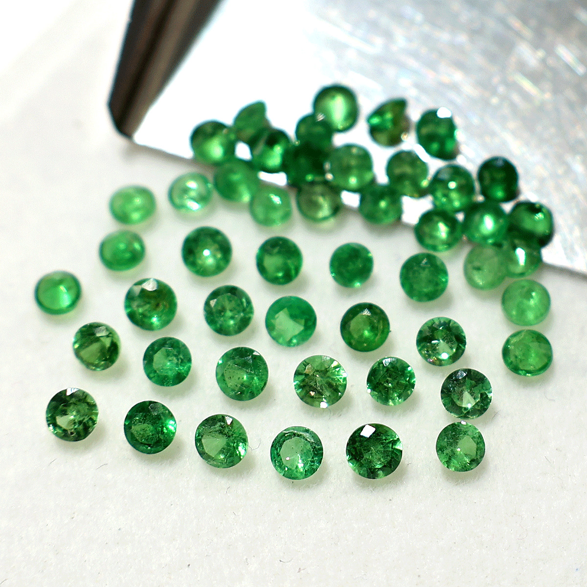 Parcel 24 PC Natural Tsavorite Hi-Grade 2.6mm-3.1mm Round Faceted Cut Gemstones