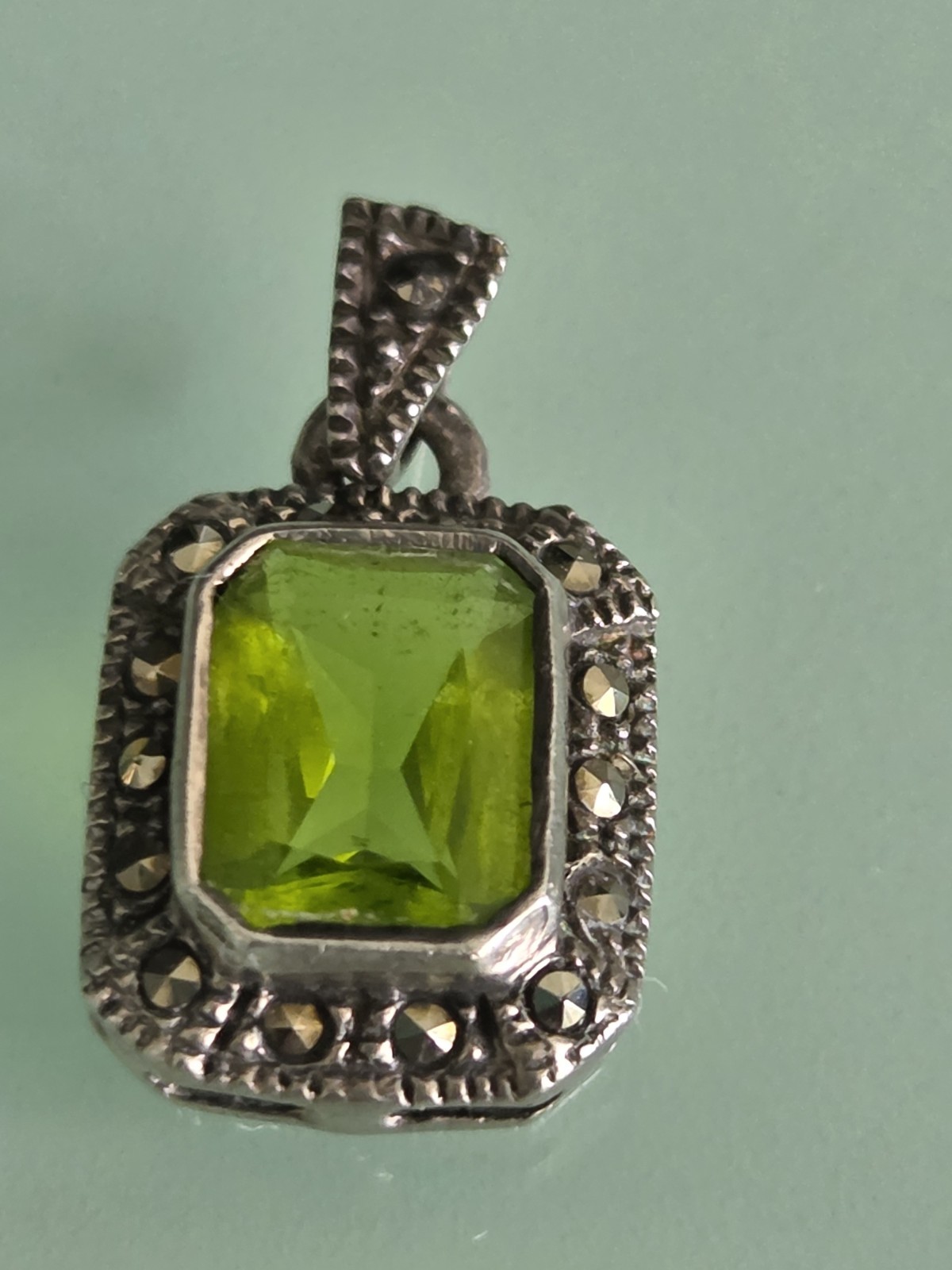Peridot-An hanger 3/8 in silver 925/ Mexican excellent condition