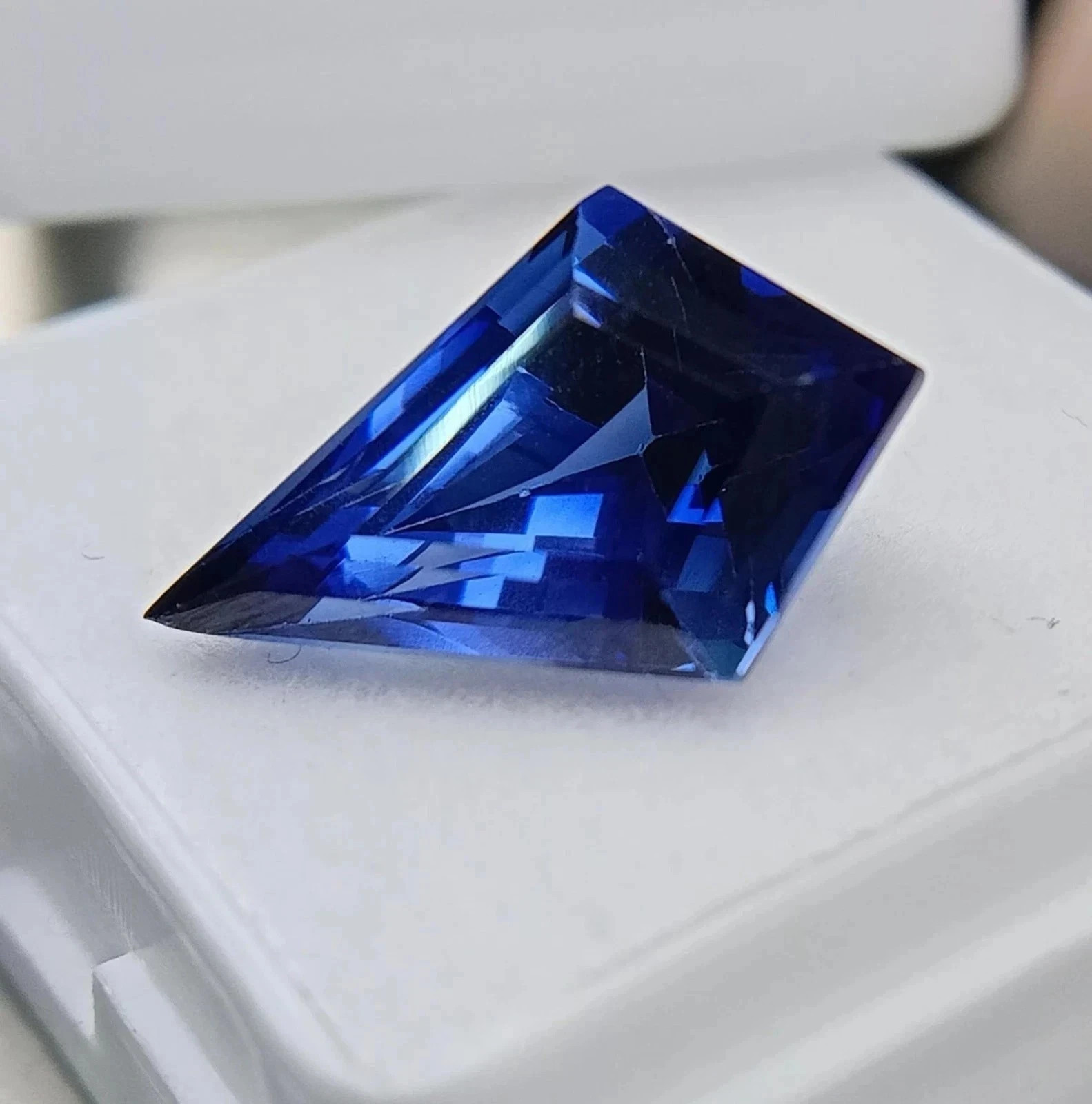 Natural Flawless Kite Cut Blue Sapphire AA+ Certified 10 Ct+ Loose Gemstones