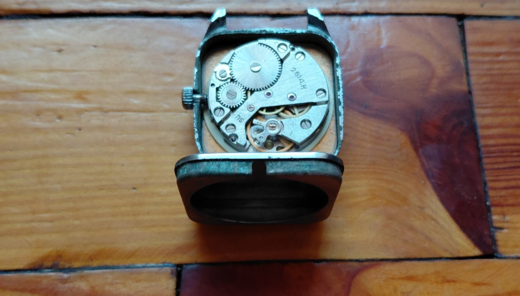 Vintage Soviet watch Raketa with caliber 2614.N USSR. date indicator. 19 jewels