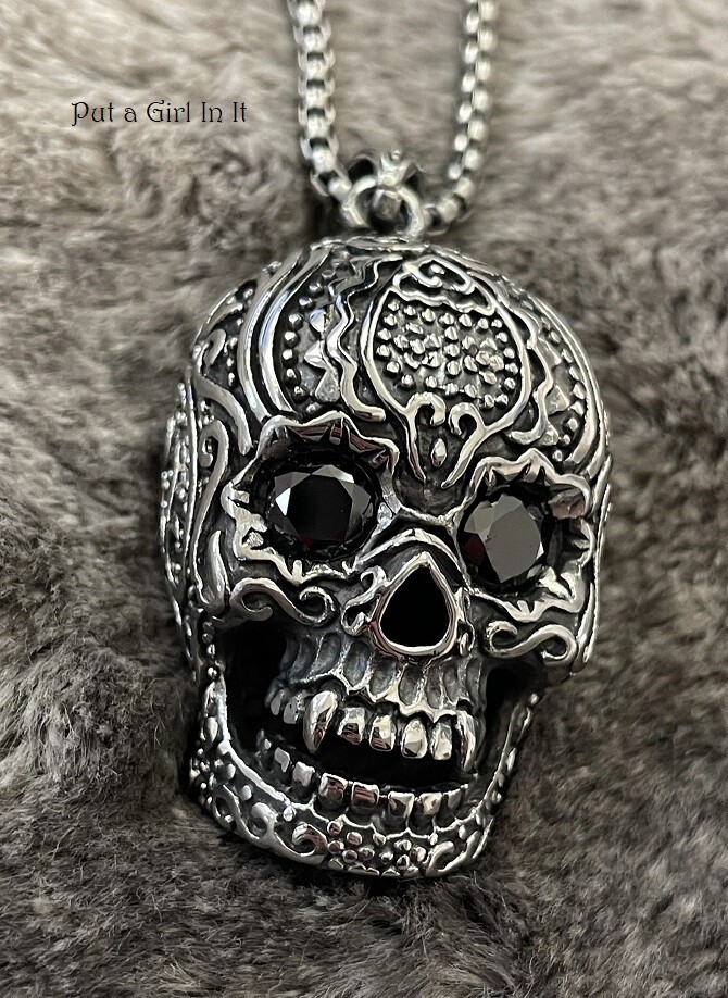 New ORNATE EMBOSSED HEAVY STAINLESS STEEL SKULL CHAIN PENDANT BIKER NECKLACE