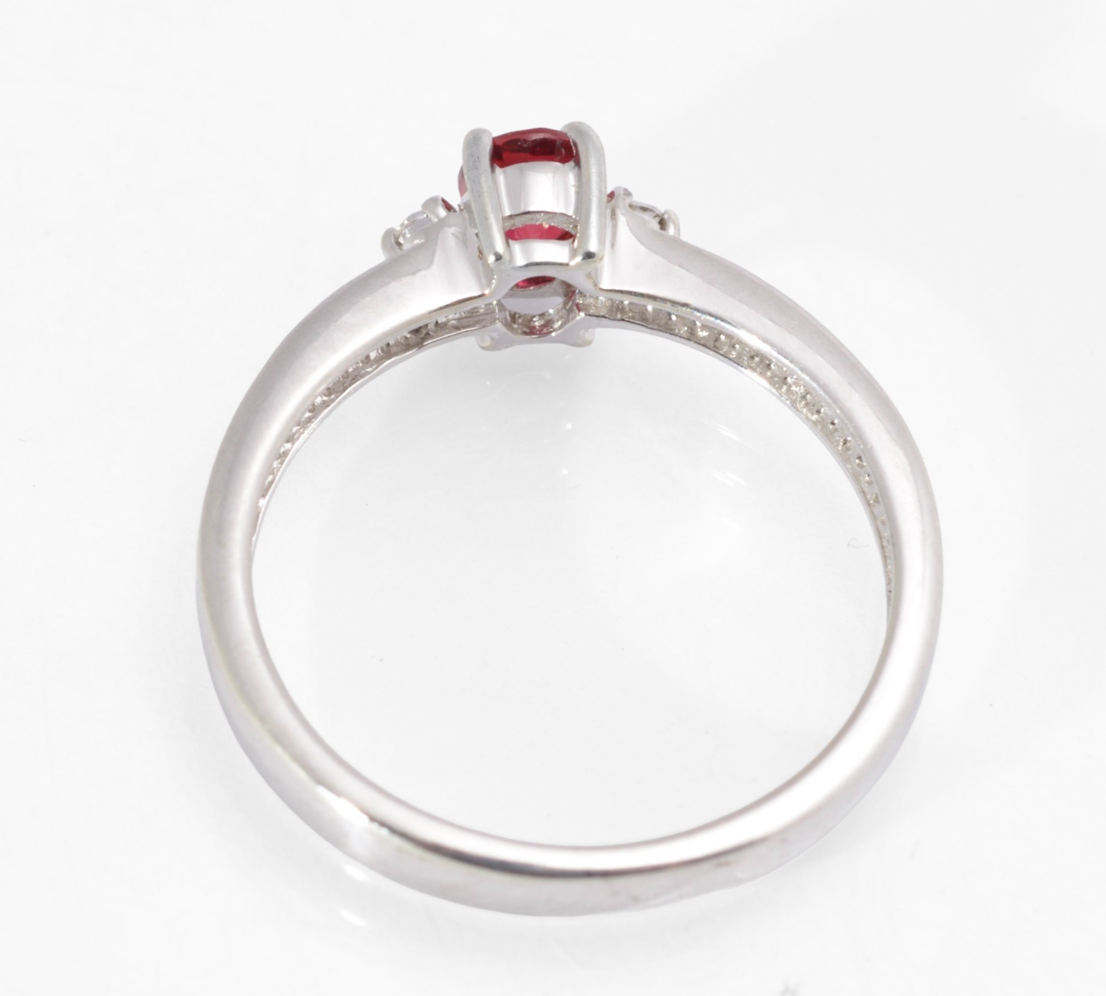 9ct White Gold Ring – Lab Created Ruby / White Topaz – Size N – Hallmarked 2007