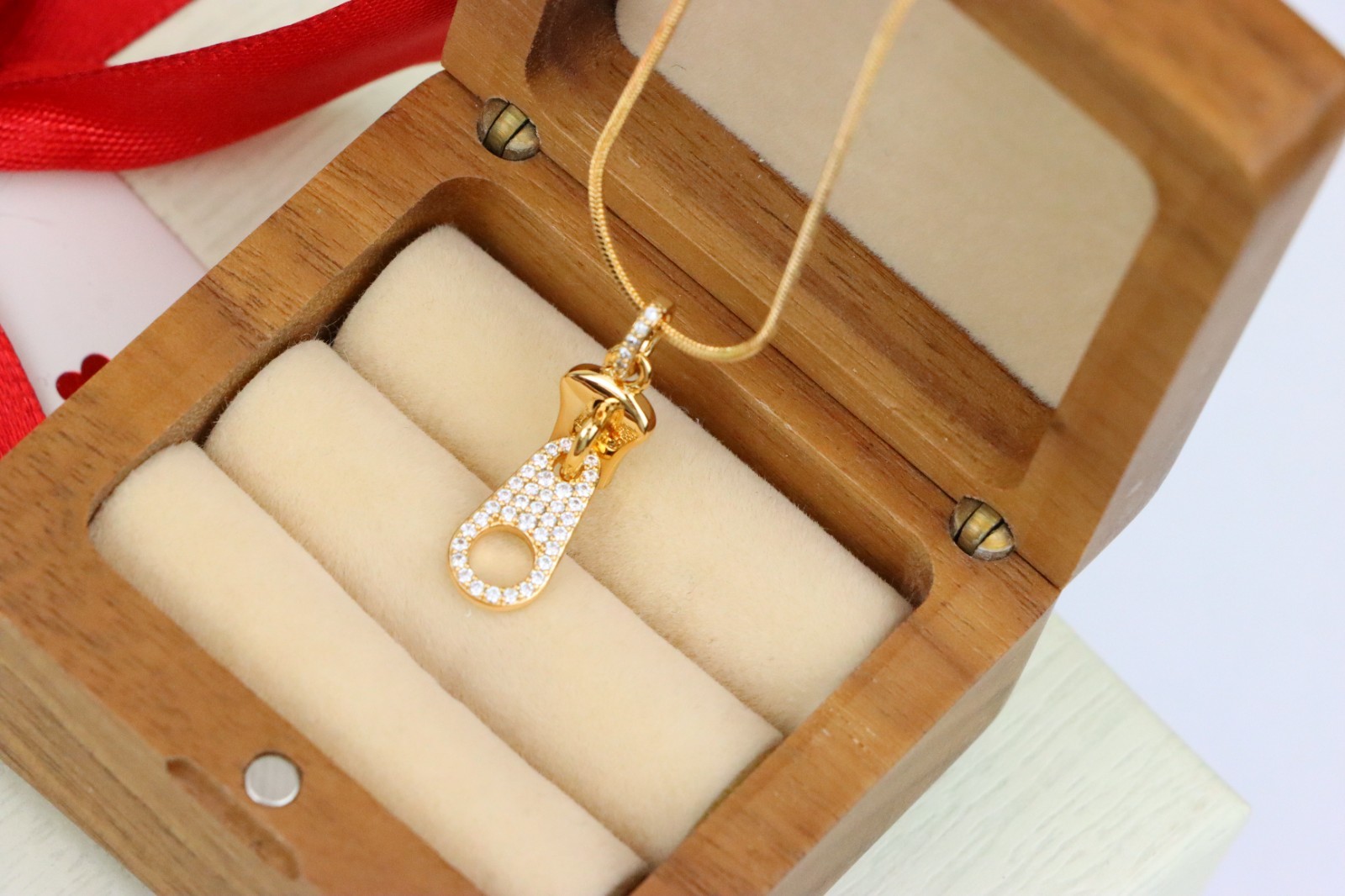 with Sparkling Stones, XPPT1477 Stylish Rose Gold Zipper Shape Pendant