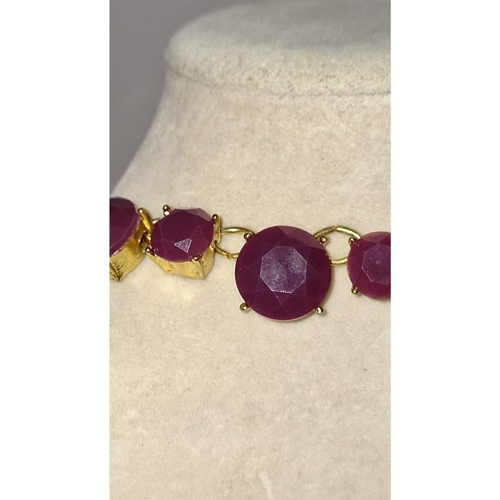 A Purple Glass Rhinestone Necklace Faceted Gold Tone Elegant Quiet Luxury