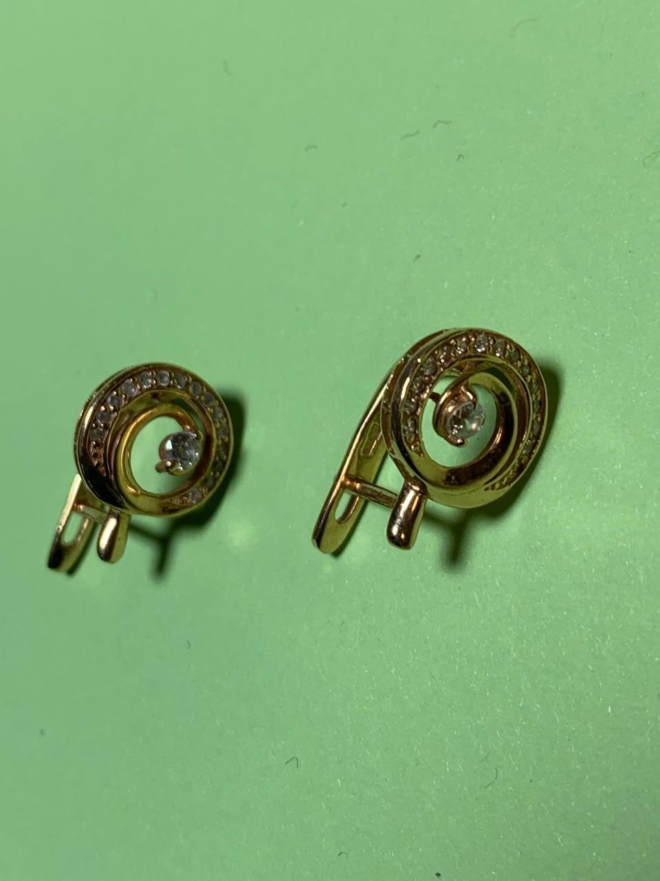 Vintage earrings from Ukraine made of 14-karat gold (583 assay value), Ukrainia