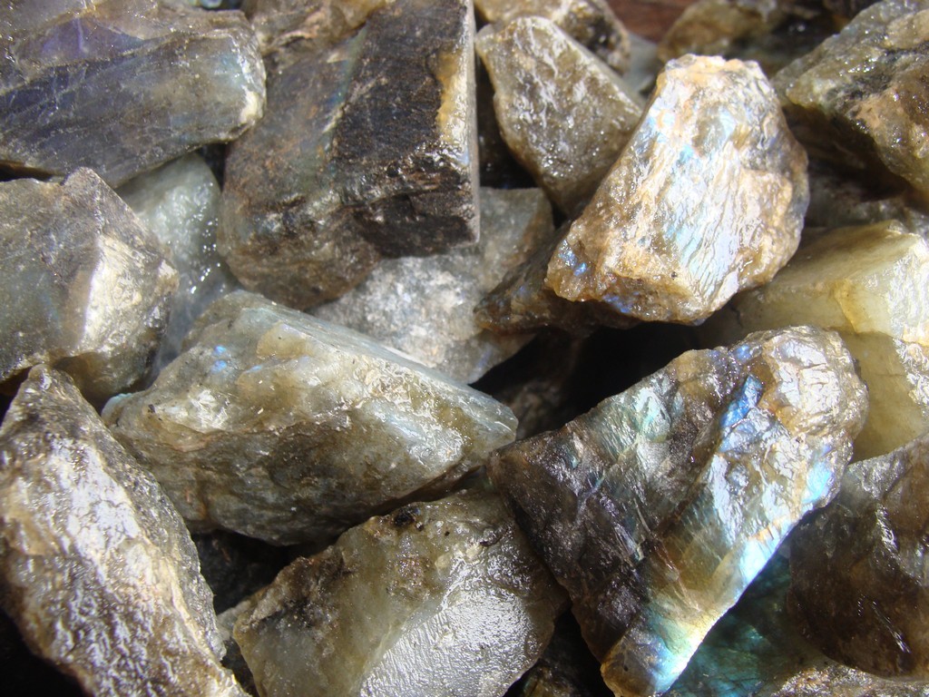 500 Carat Lots of Unsearched Natural Labradorite Rough + a FREE faceted Gemstone