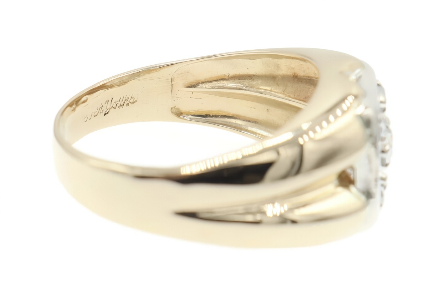 Men’s Vintage-Style 0.27 Ctw Round Diamond 14KT Two-Tone Gold Estate Ring – 6.2g