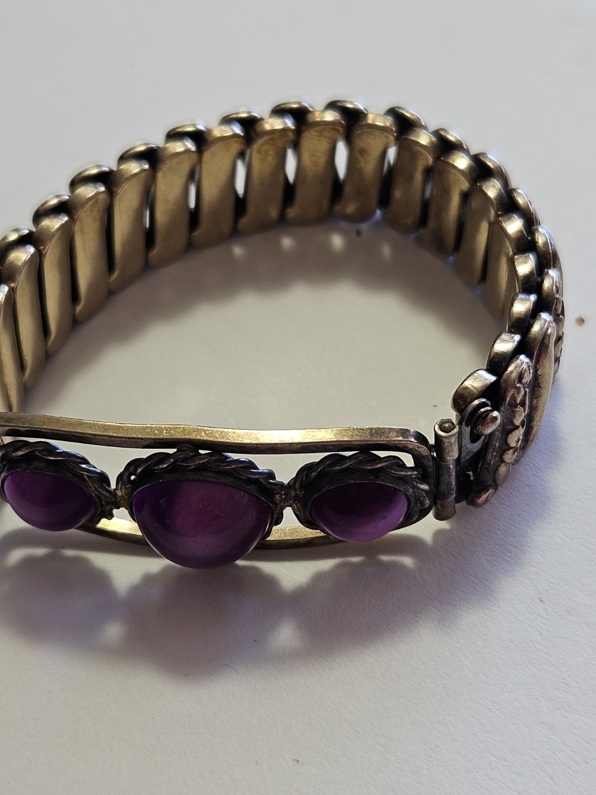 Rare 1940’s Lustern Bracelet With 3 Purple Amethyst Glass Cabochons