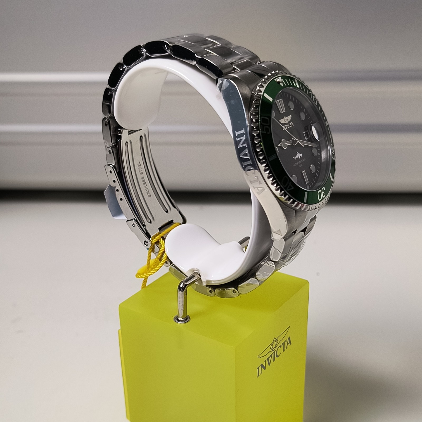 Invicta Pro Diver Quartz 100m Black Dial Green Bezel Date SS Bracelet Box