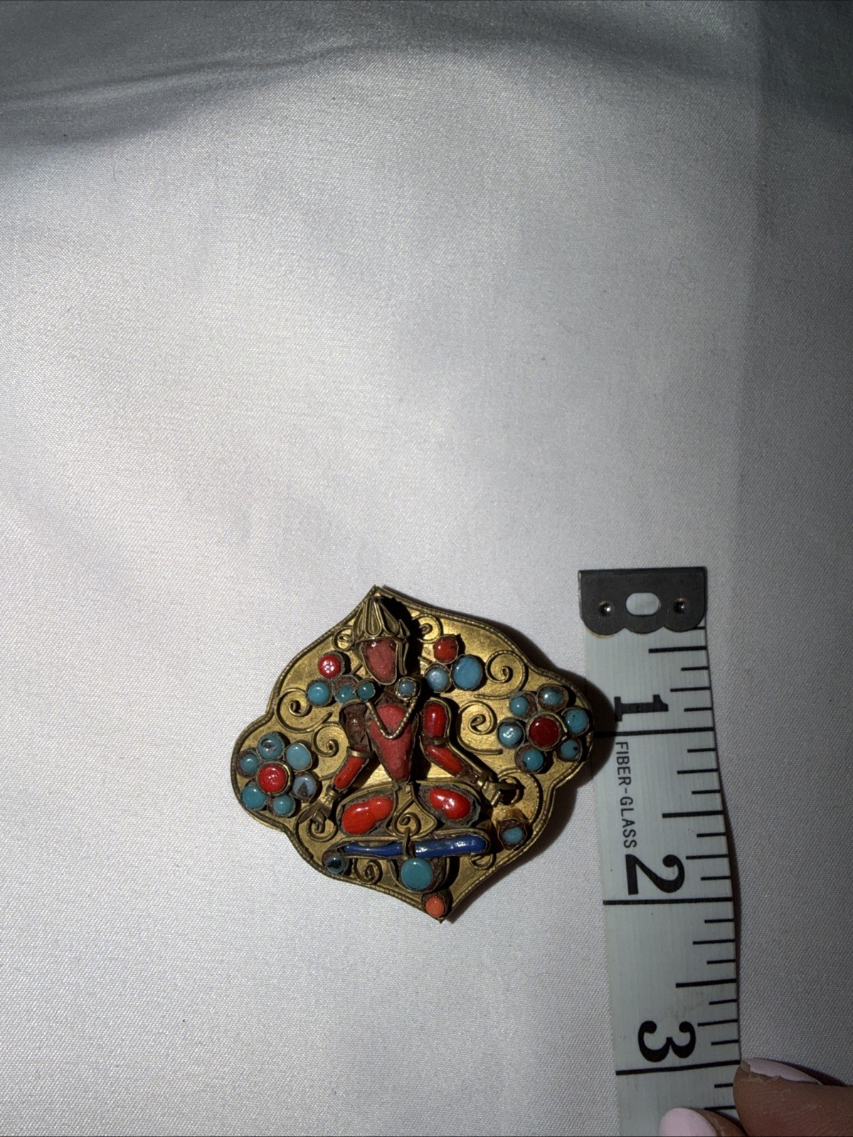 Spilla Tibet Vintage In Ottone E Pietre Corallo E Turchese