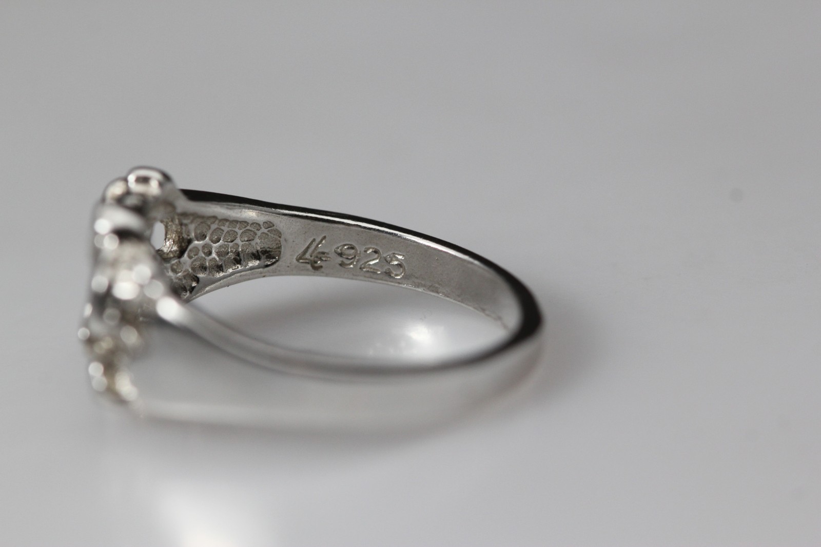 925 Sterling Silver Pierced Nugget Size 5.75 Ring 2.4 Grams (RIN9672)