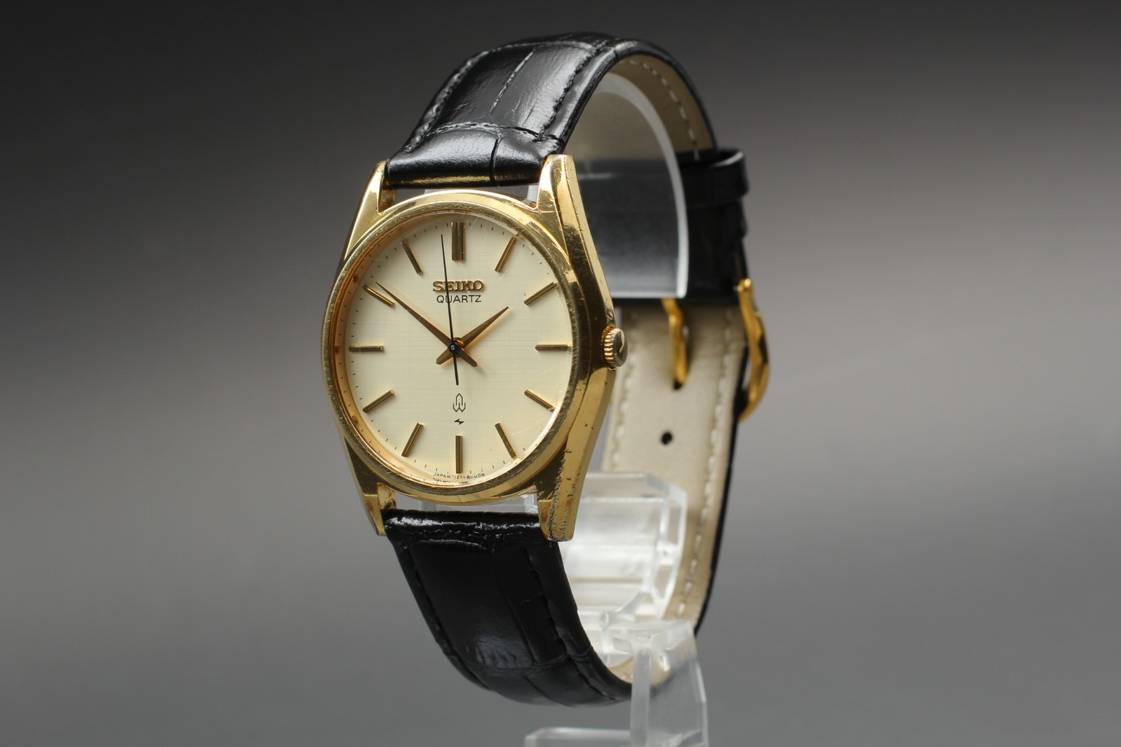 Rare Vintage 1980 Seiko Quartz 7121-8000 Gold Round Dial Qz Men Watch From JAPAN