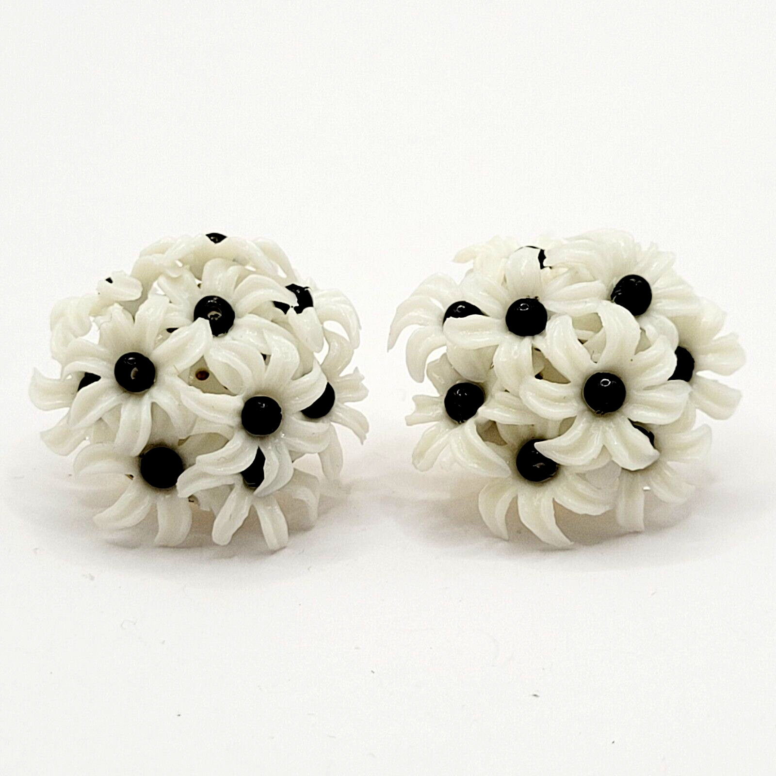 White Black Petaled Daisy Flower Plastic Metal Clip On Earrings 1960s Hong Kong