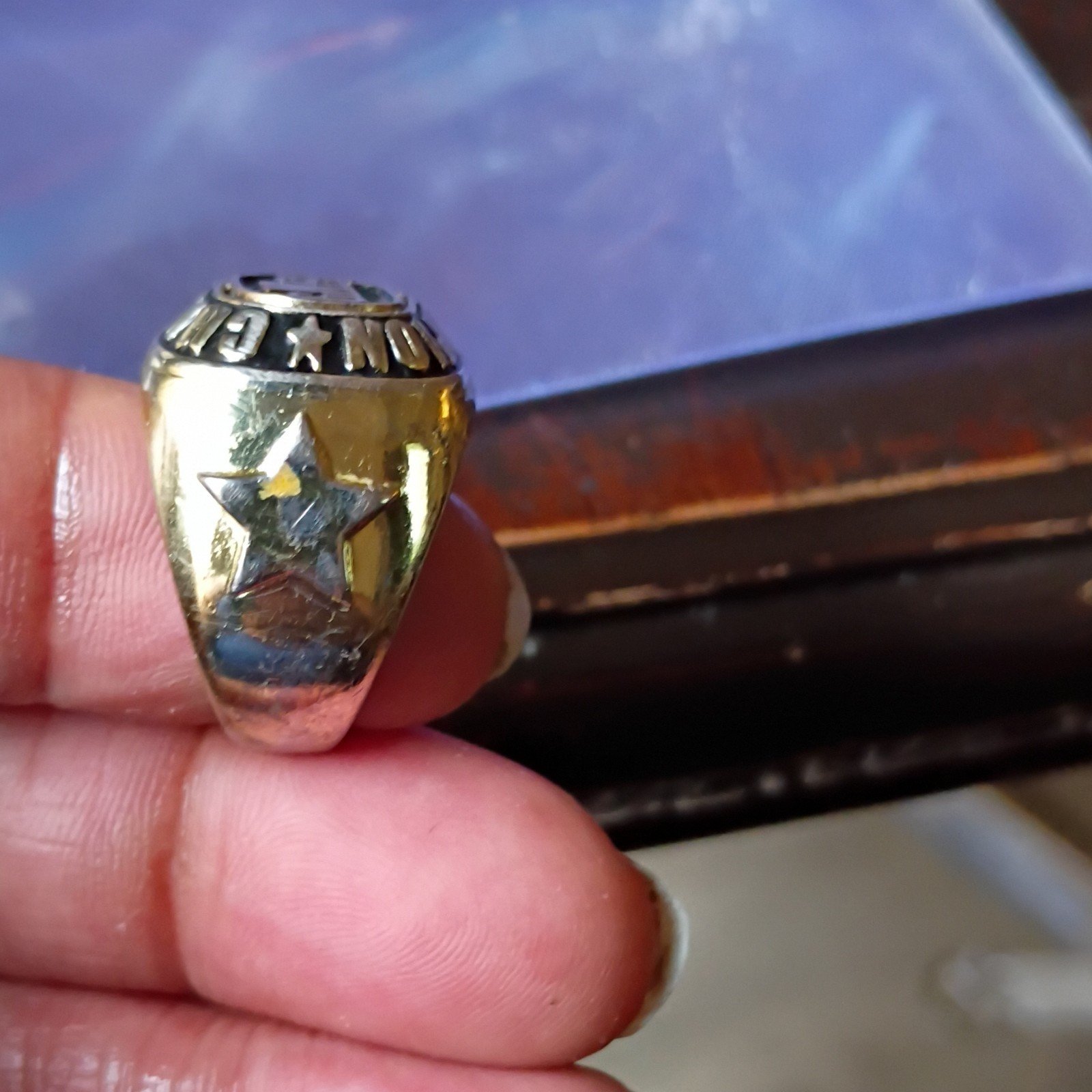 Men’s Championship Signet Ring Size 7 Gold Tone w/ Star Detail CHAMPION GMB