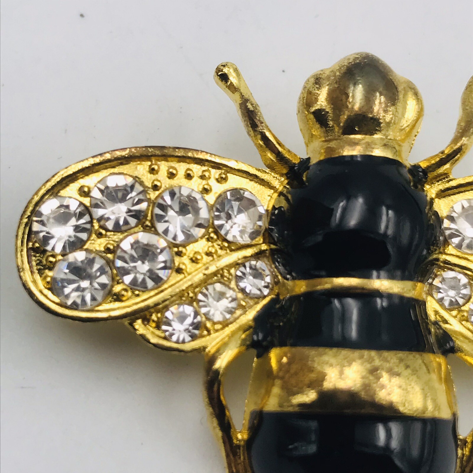 New Izzy & Liv Bumble Bee Brooch Pin Rumble With The Bee w/ Pouch 1.5″ x 2″