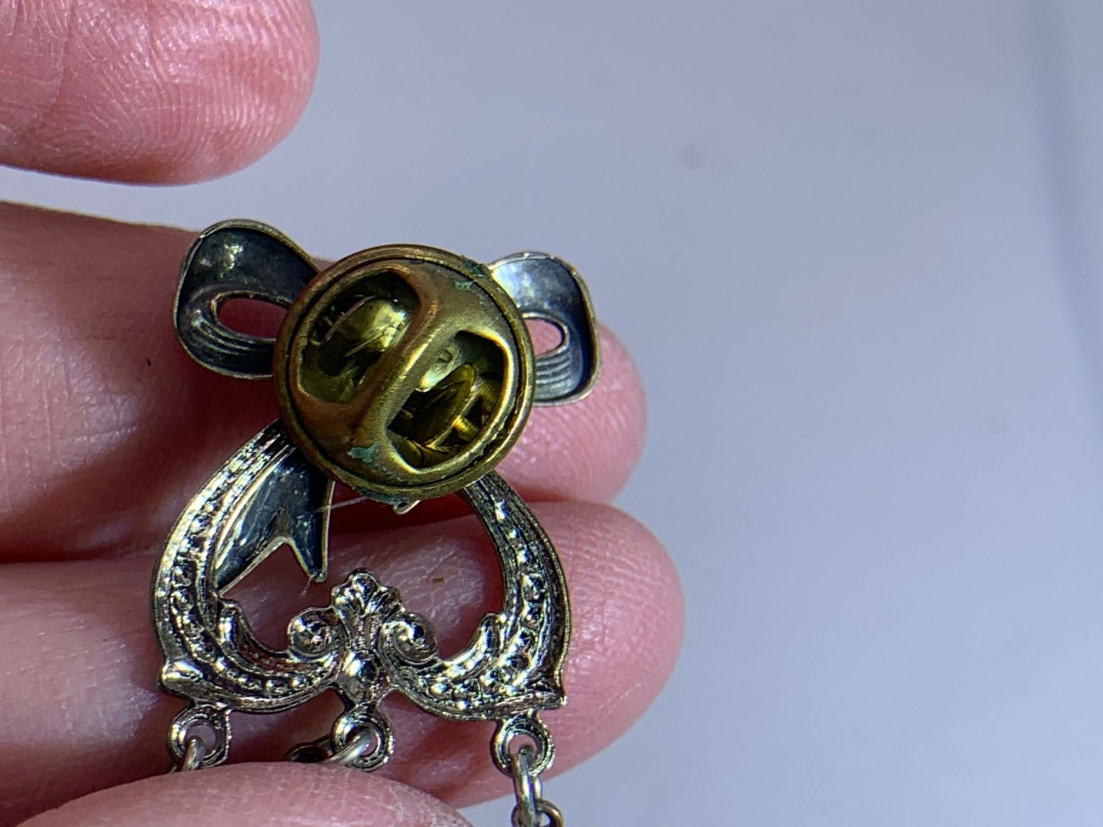 Bow with Patriotic Dangle Rhinestone Vintage Silver Pin Brooch V-3668