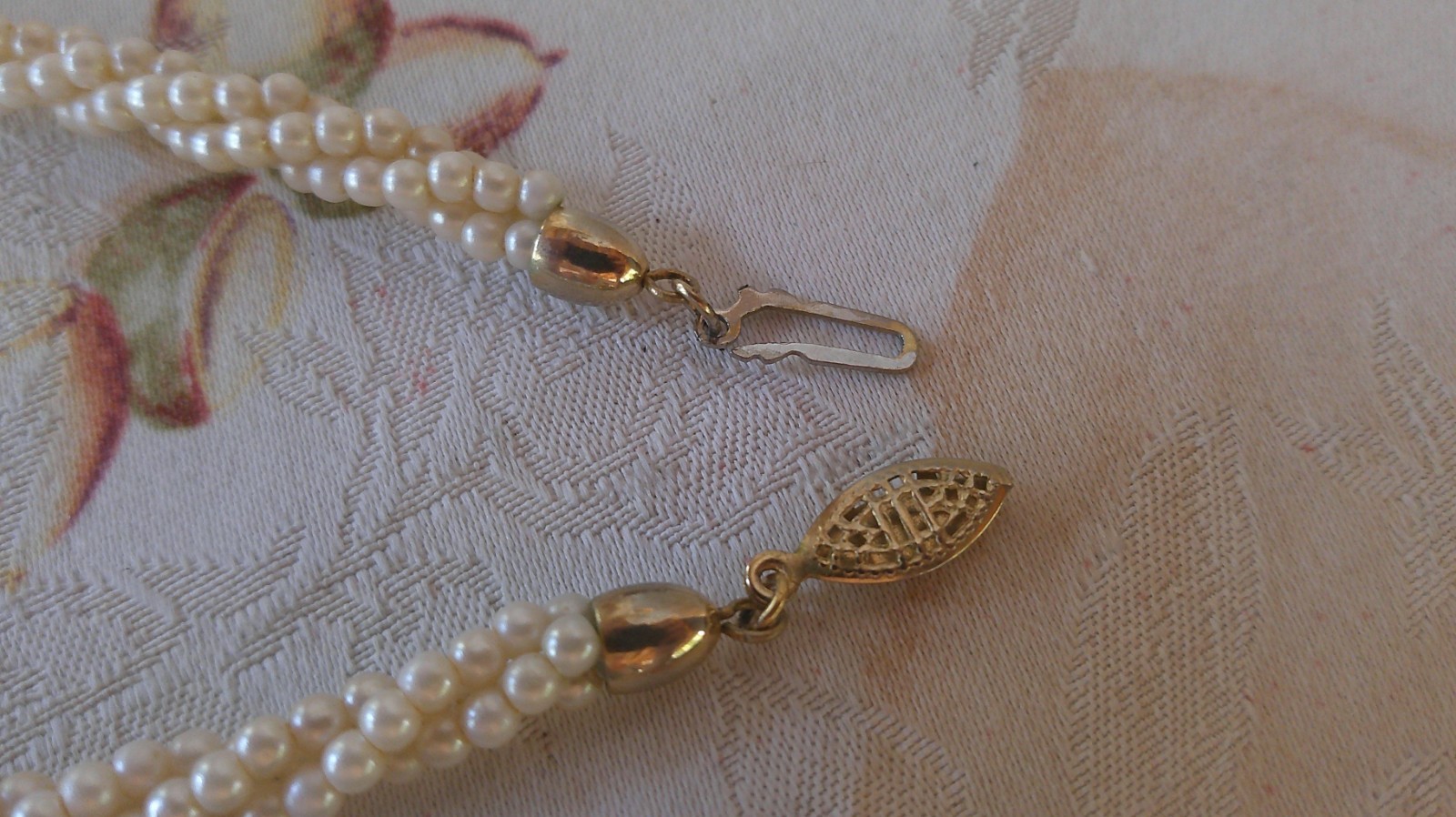 Vintage Twisted Imitation Pearl Necklace with Box Clasp