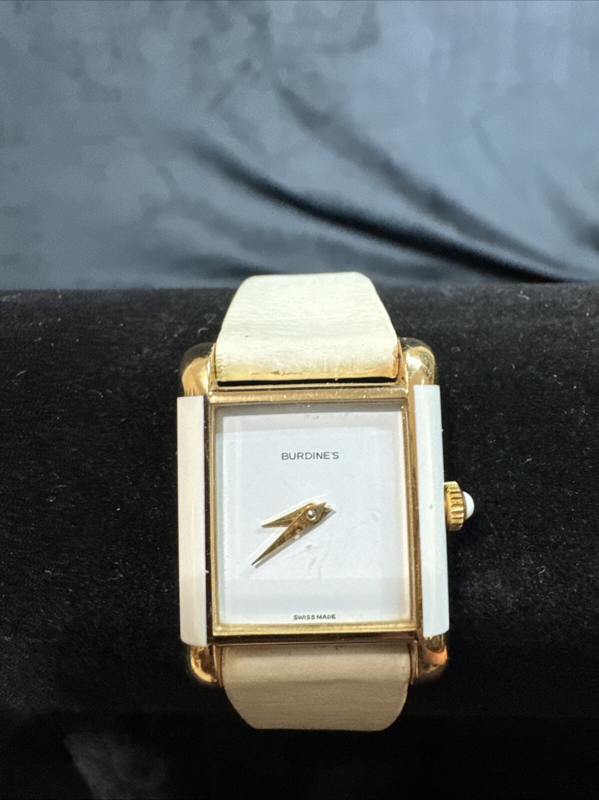 Burdines Swiss Made Women’s Watch Fond Acier Inoxydable 217932