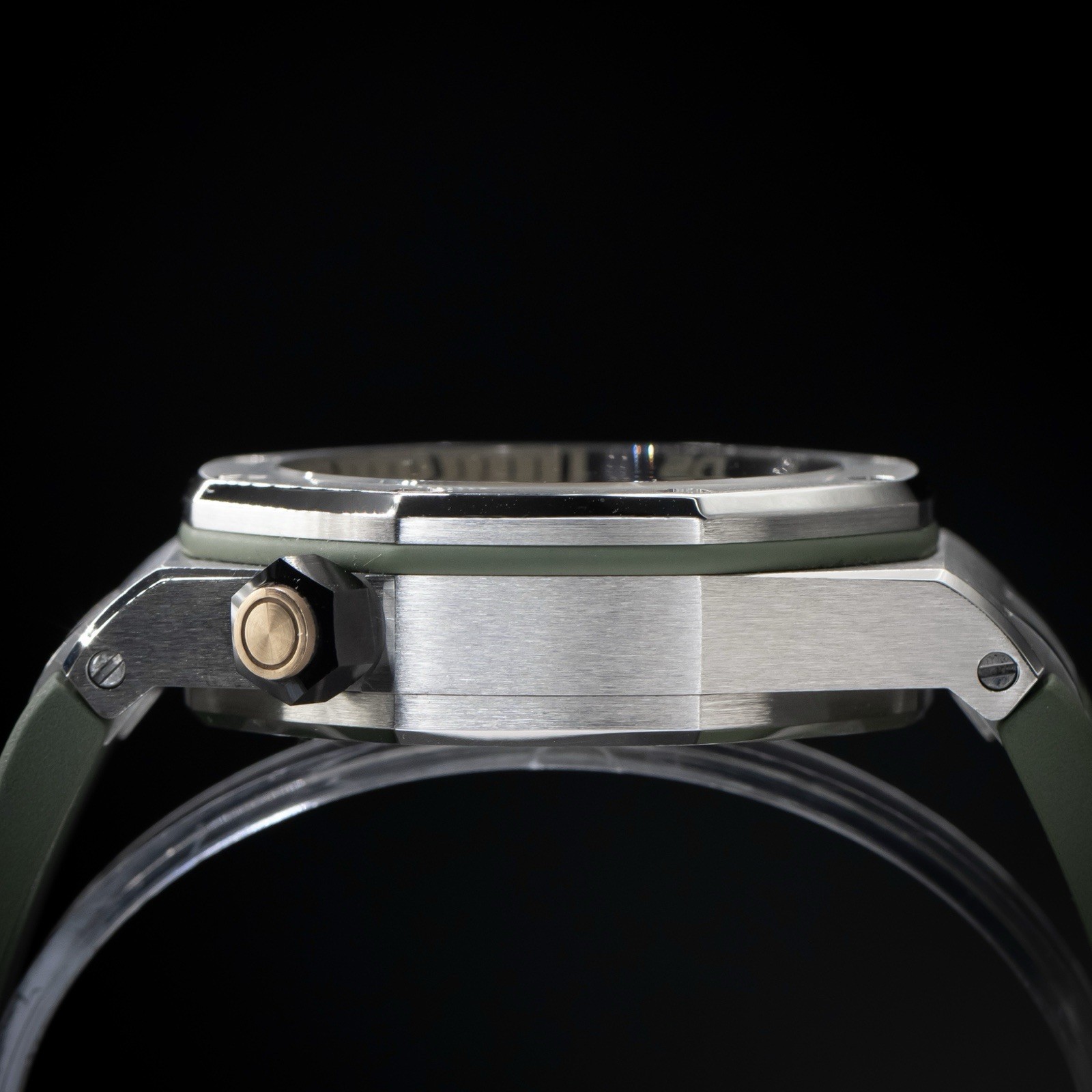 AUDEMARS PIGUET Royal Oak Offshore “Khaki” Diver 42 | Ref. 15720ST | Full Set