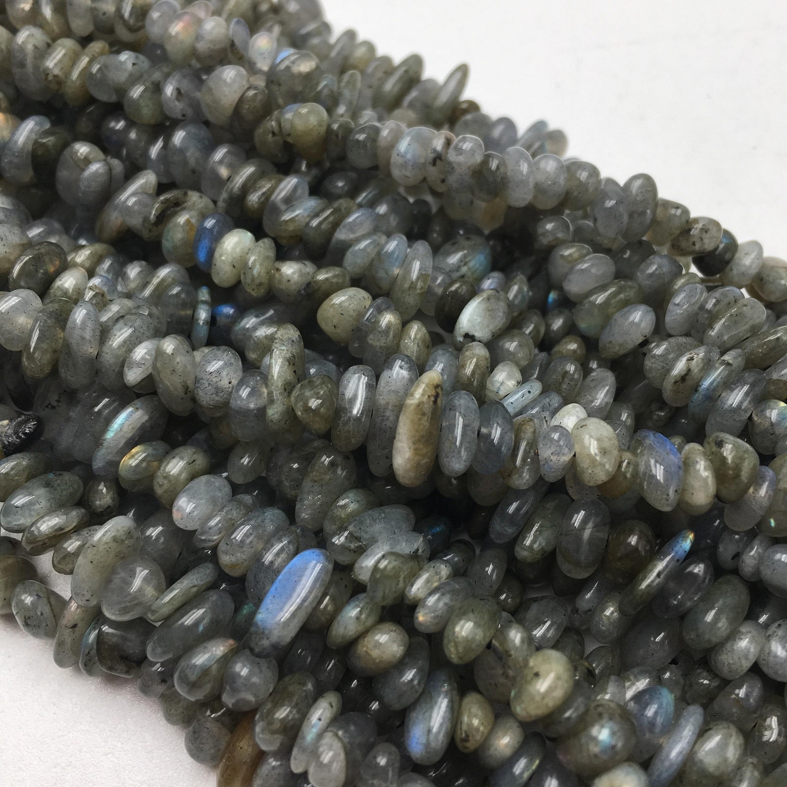 Labradorite Center Drill Pebble Nugget Chips Beads Approx 7-10mm 15.5″ Strand