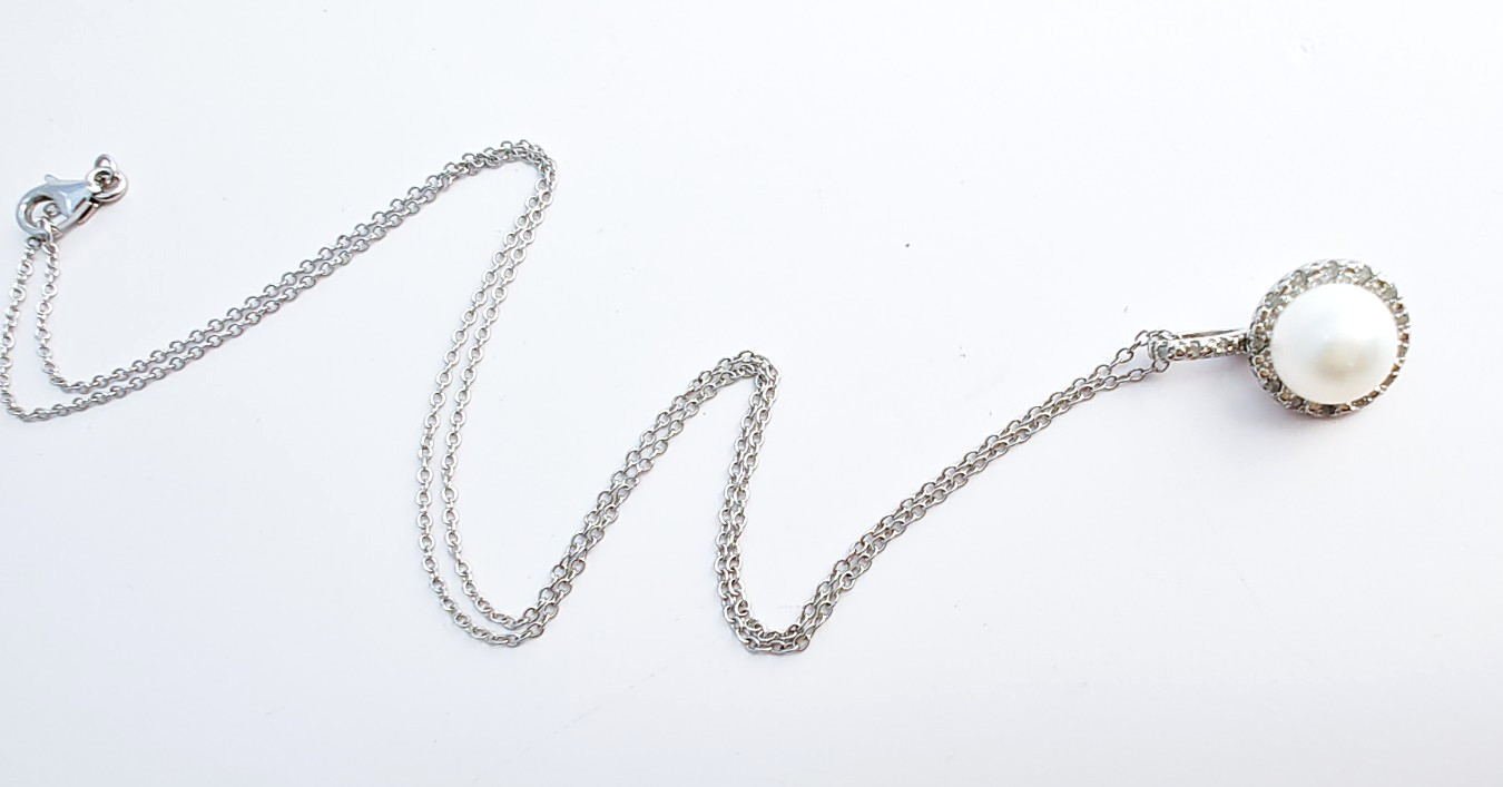 925 Silver Pearl & Genuine Diamond Pendant Necklace • 8mm • 18″ Chain • 2.80g