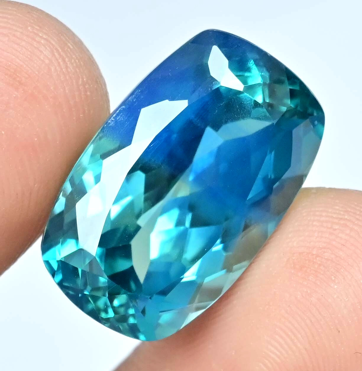 26.75 Ct Natural Greenish Neon Blue Paraiba Tourmaline Flawless Loose Gemstone
