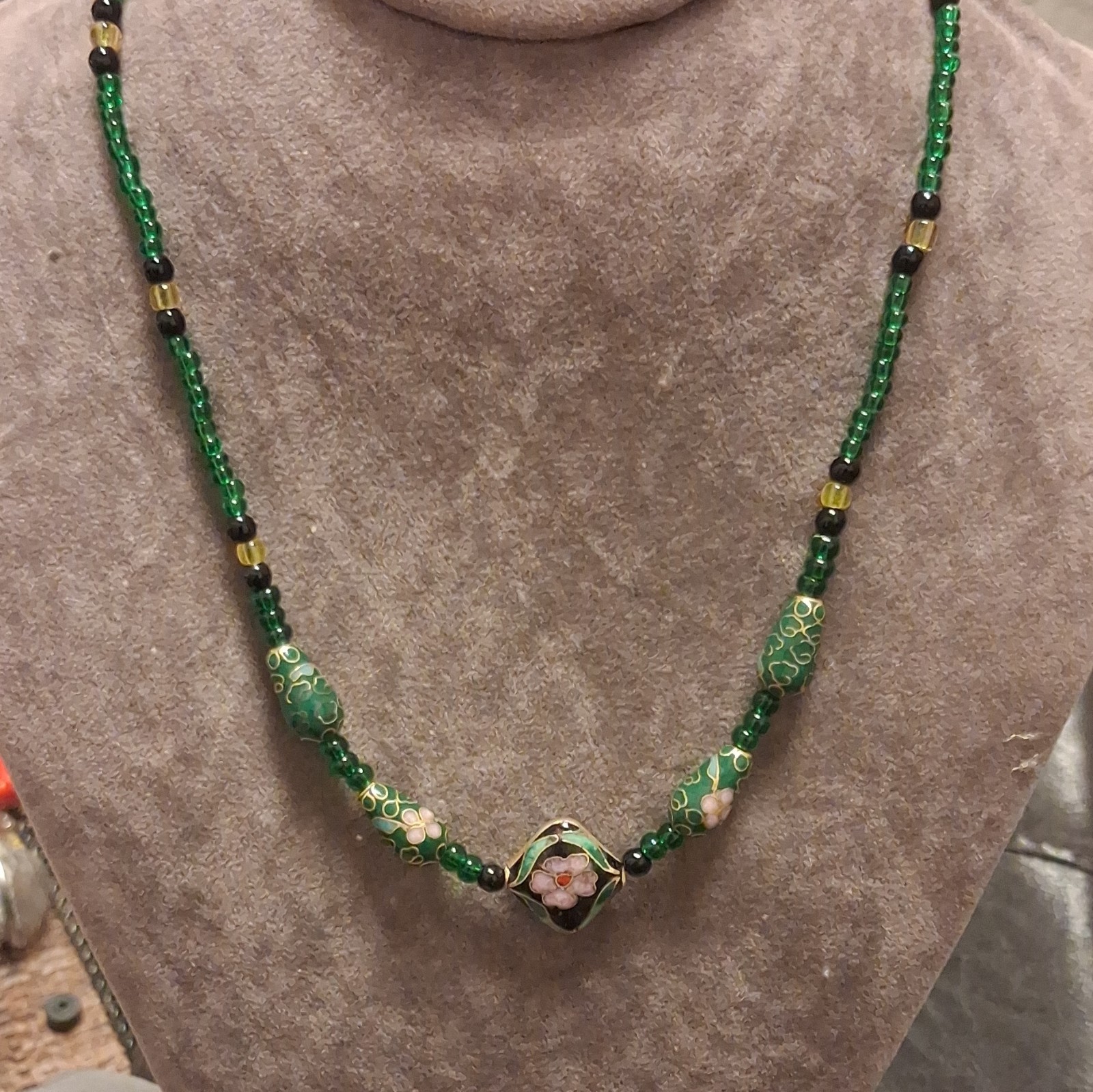 Green Glass Beaded Necklace Floral Cloisonne-Style Beads Box Clasp