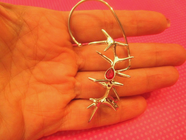 Spike splatter ear cuff climber