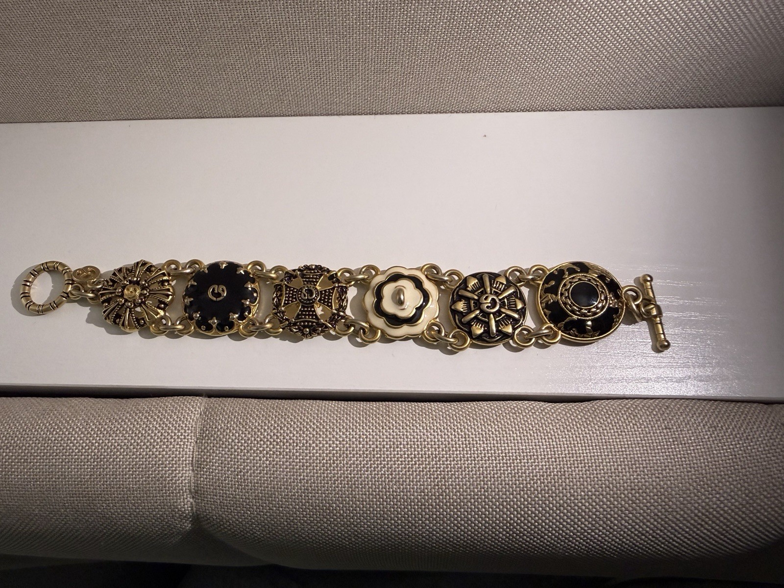 ~Rare~ ST. JOHN Matte Goldone & Enamel Button Link Bracelet