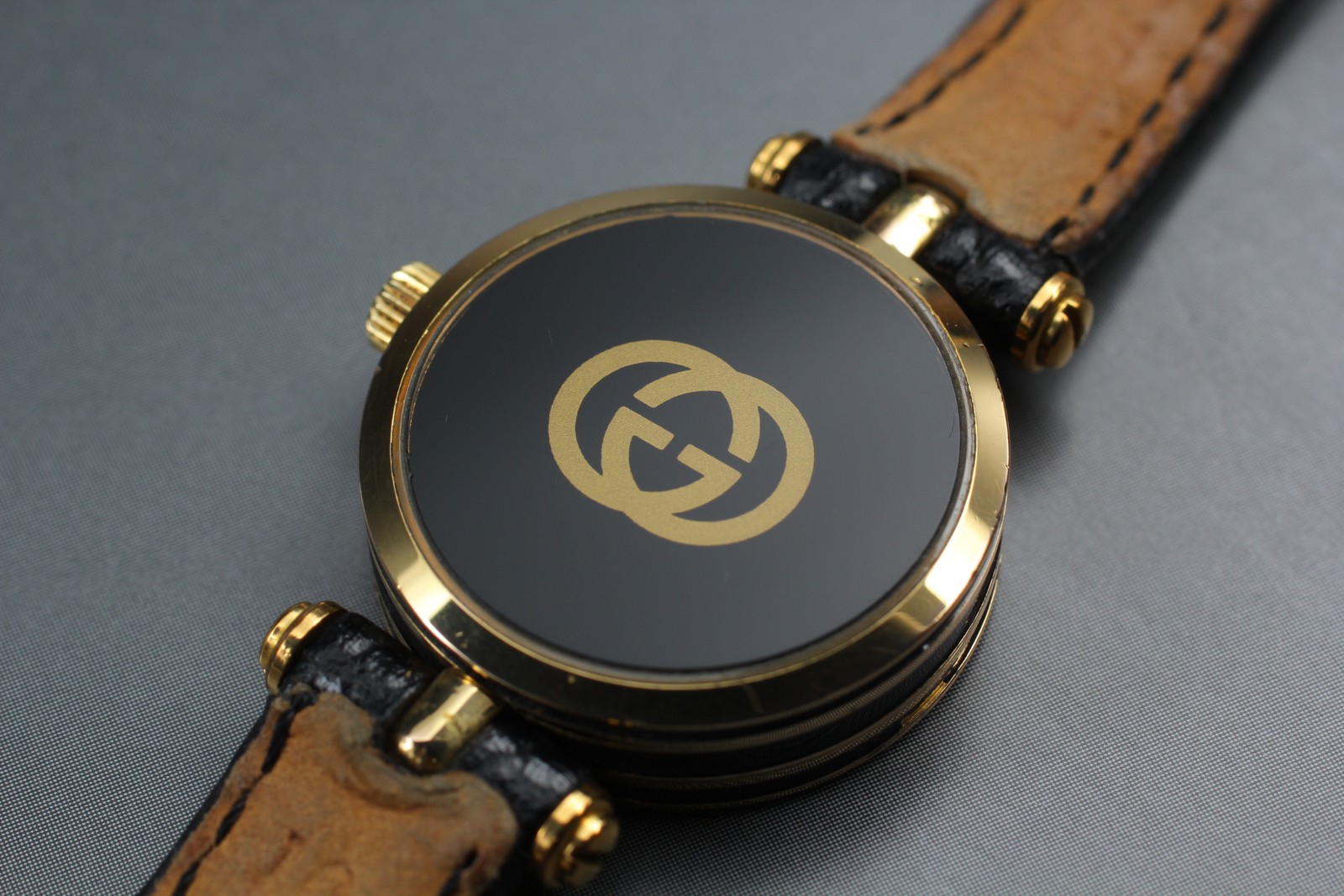 [Exc+5] GUCCI 2000L 21mm Gold Tone Quartz Watch Black Dial From JAPAN