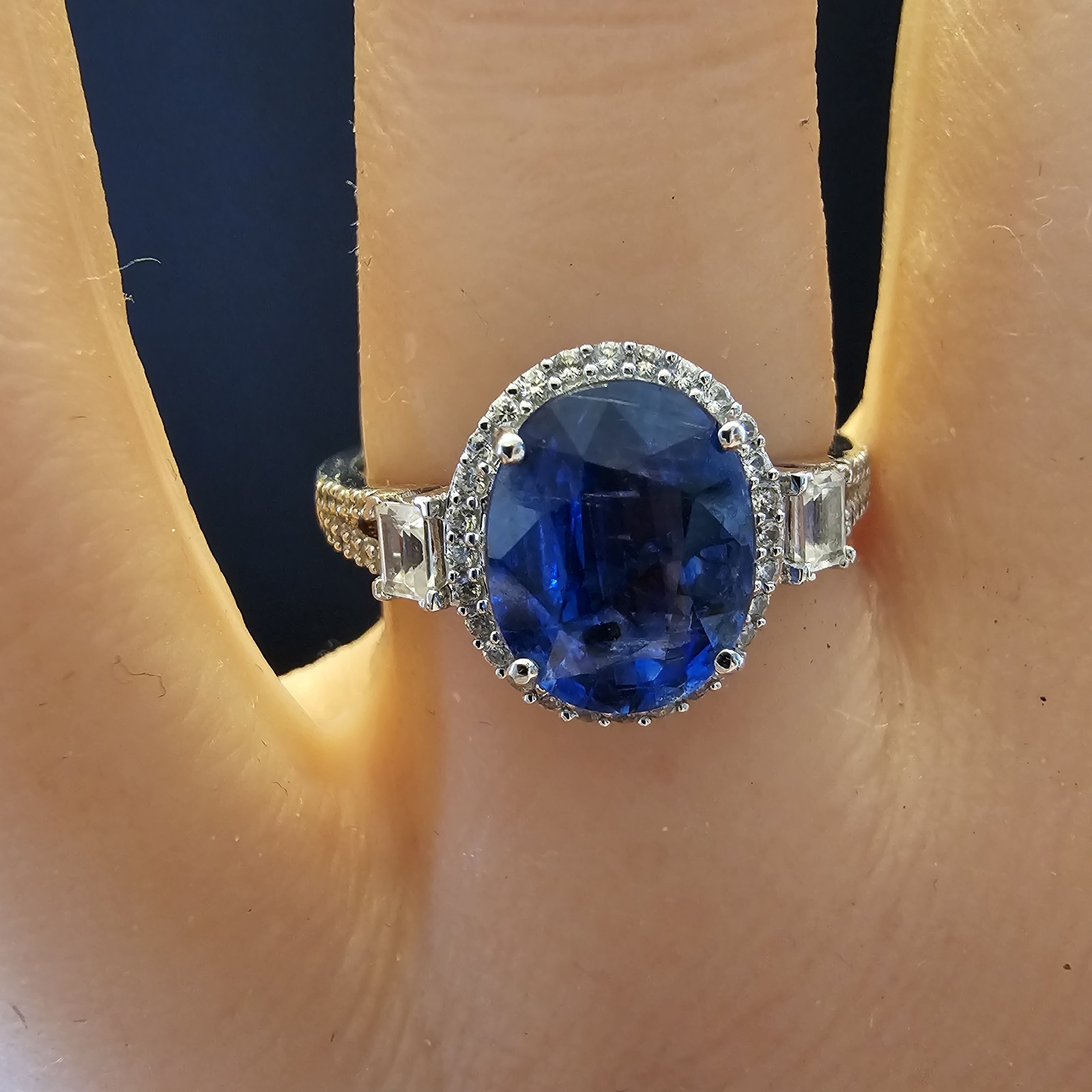 2.82 ctw Blue Kyanite 10k White Gold Ring with .5 ctw White Zircon Accent sz 9.5