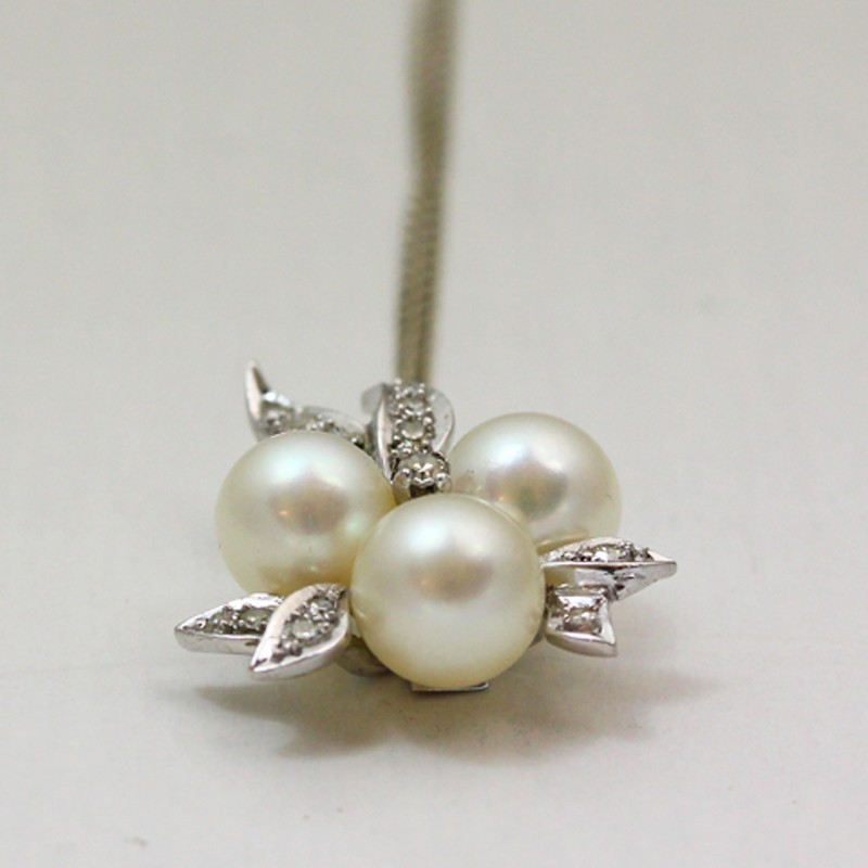 14K White Gold Pearl & Accent Diamond Vintage Pendant 15 Inch Long Necklace