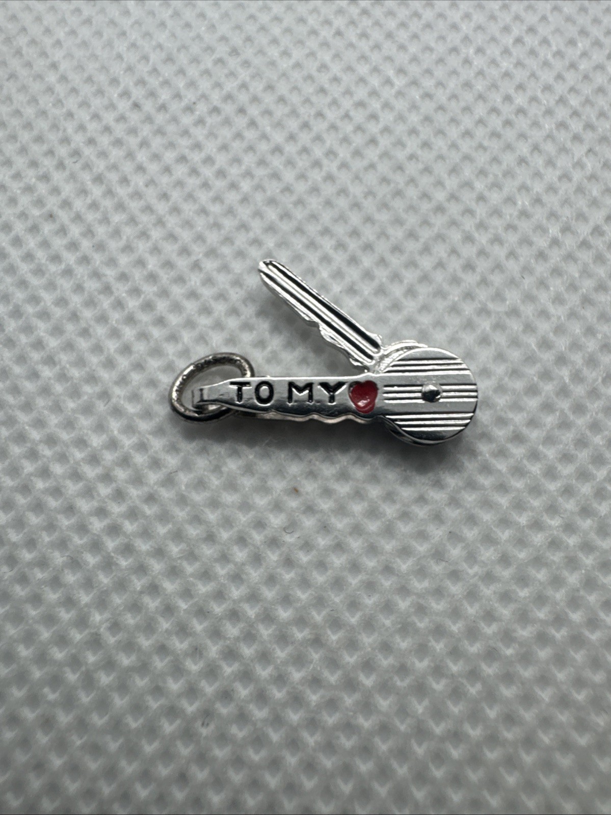 Sterling Silver 925 “Key To My Heart” Enamel Charm Moveable Hinge Vintage C13