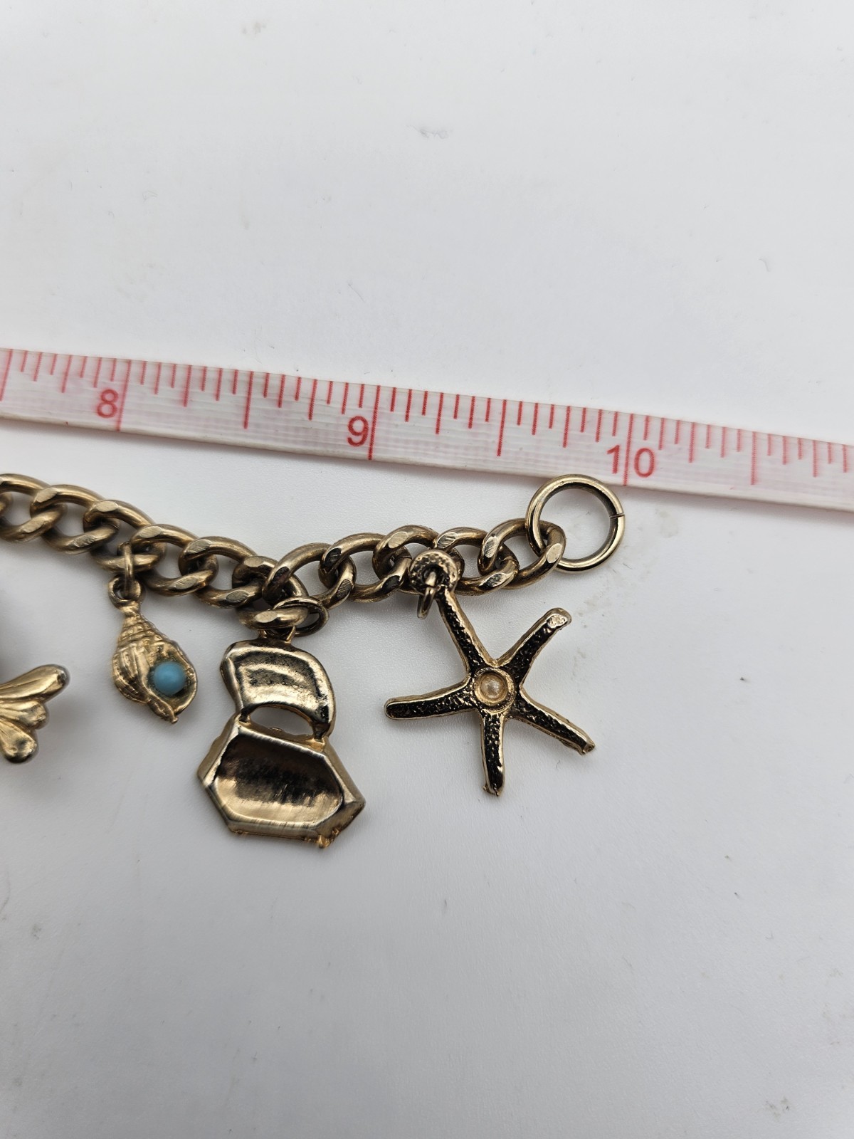 Vintage Gold Tone Sea Life Charm Bracelet 6.75″ Nautical Fish Starfish Seahorse