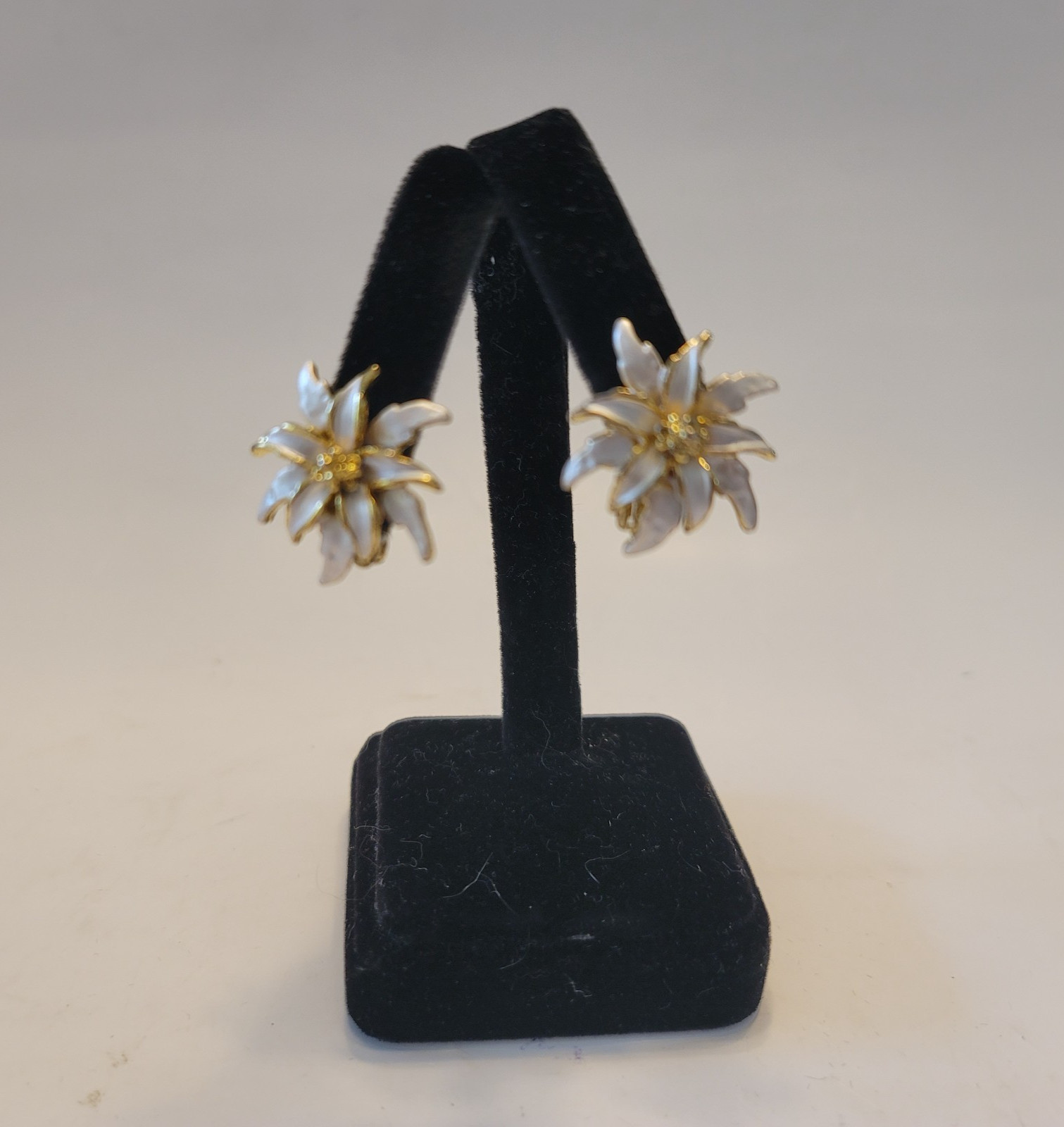 Vintage Clip On Earrings Gold Tone with White Enamel Edelweiss Blossom Motif