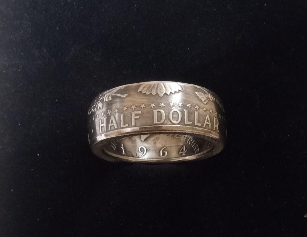 1964 KENNEDY HALF DOLLAR COIN RING. SIZES 9 TO 14. 90% SILVER.