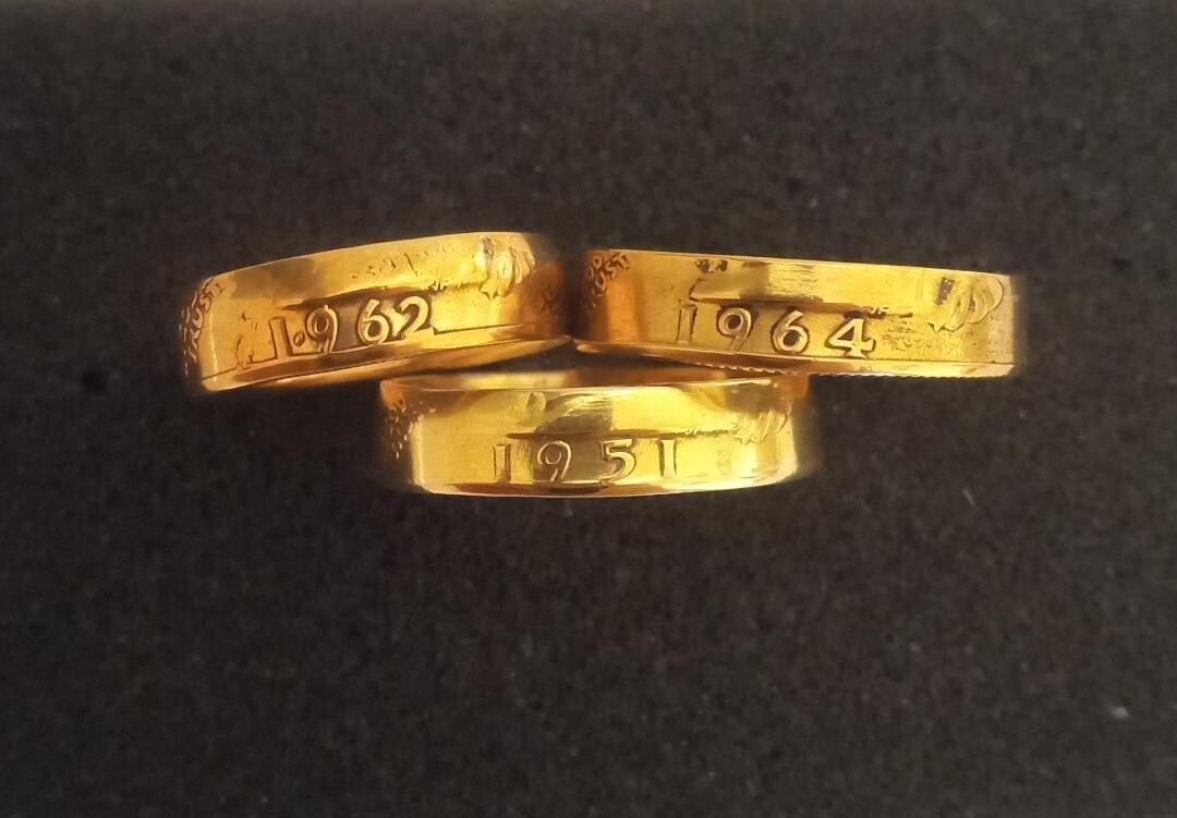 WASHINGTON QUARTER COIN RING. 1950 – 1964. 18K GOLD PLATED 90 PERCENT SILVER