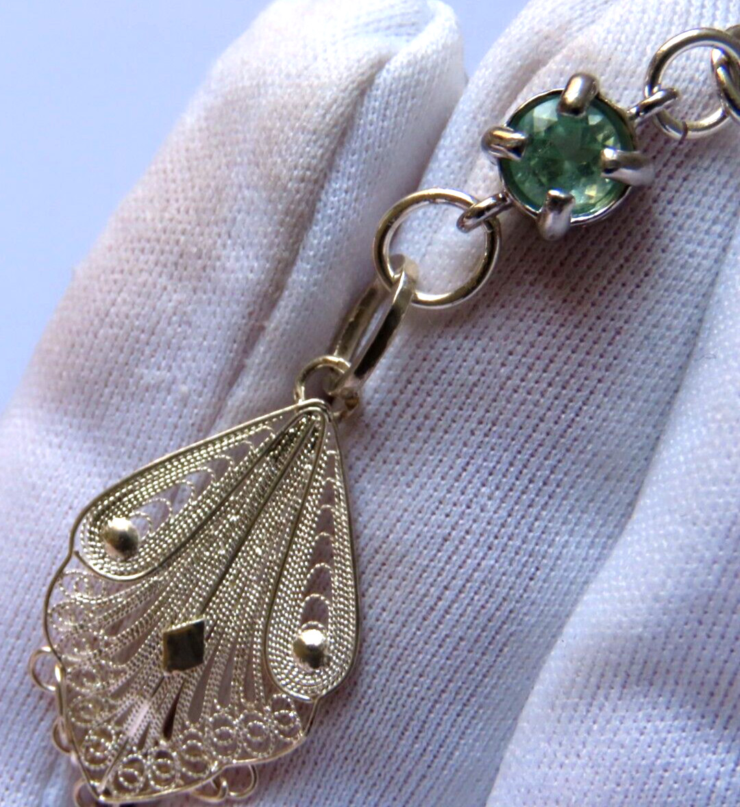 Colombian emerald pendant in 925 silver filigree